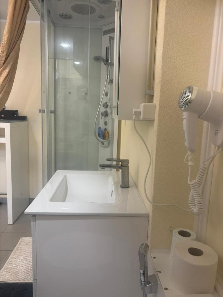 Small Apartments In 拉蒙讷 外观 照片